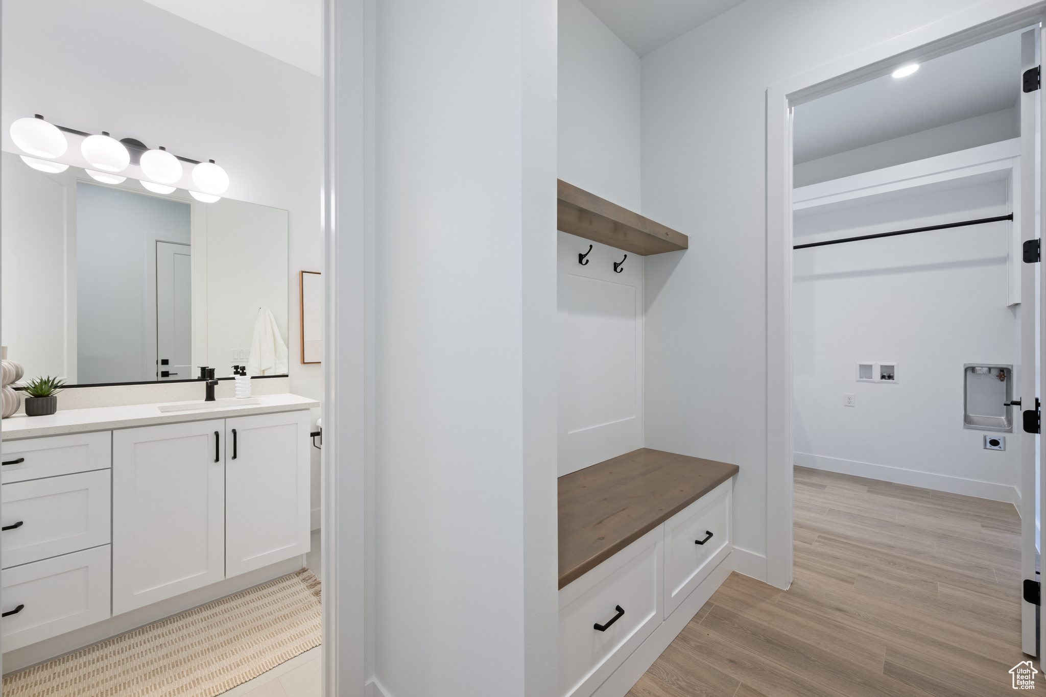 SCENIC POINT - Residential