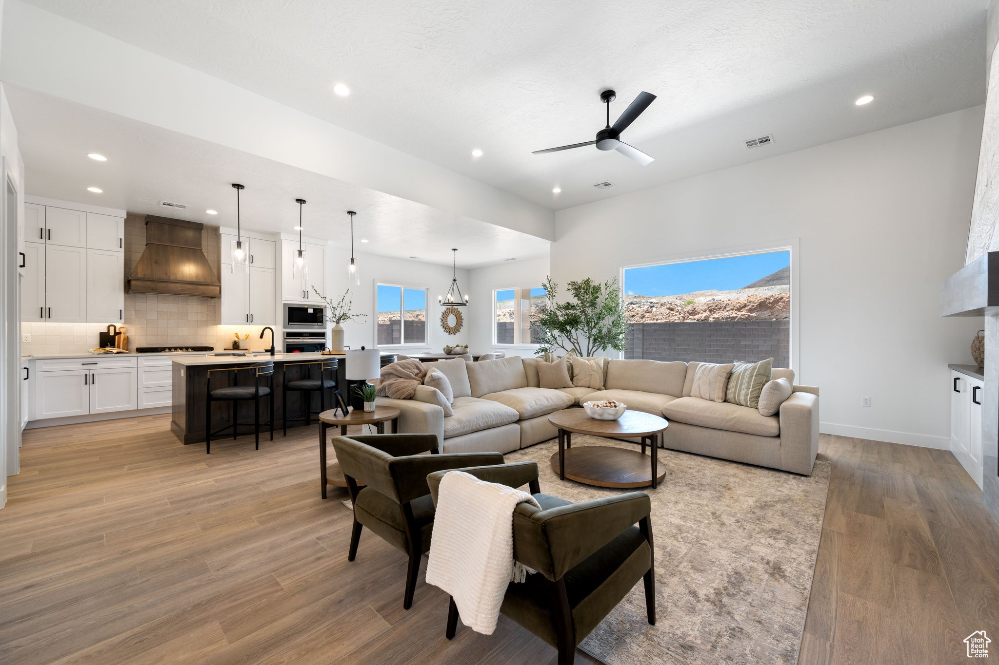 SCENIC POINT - Residential