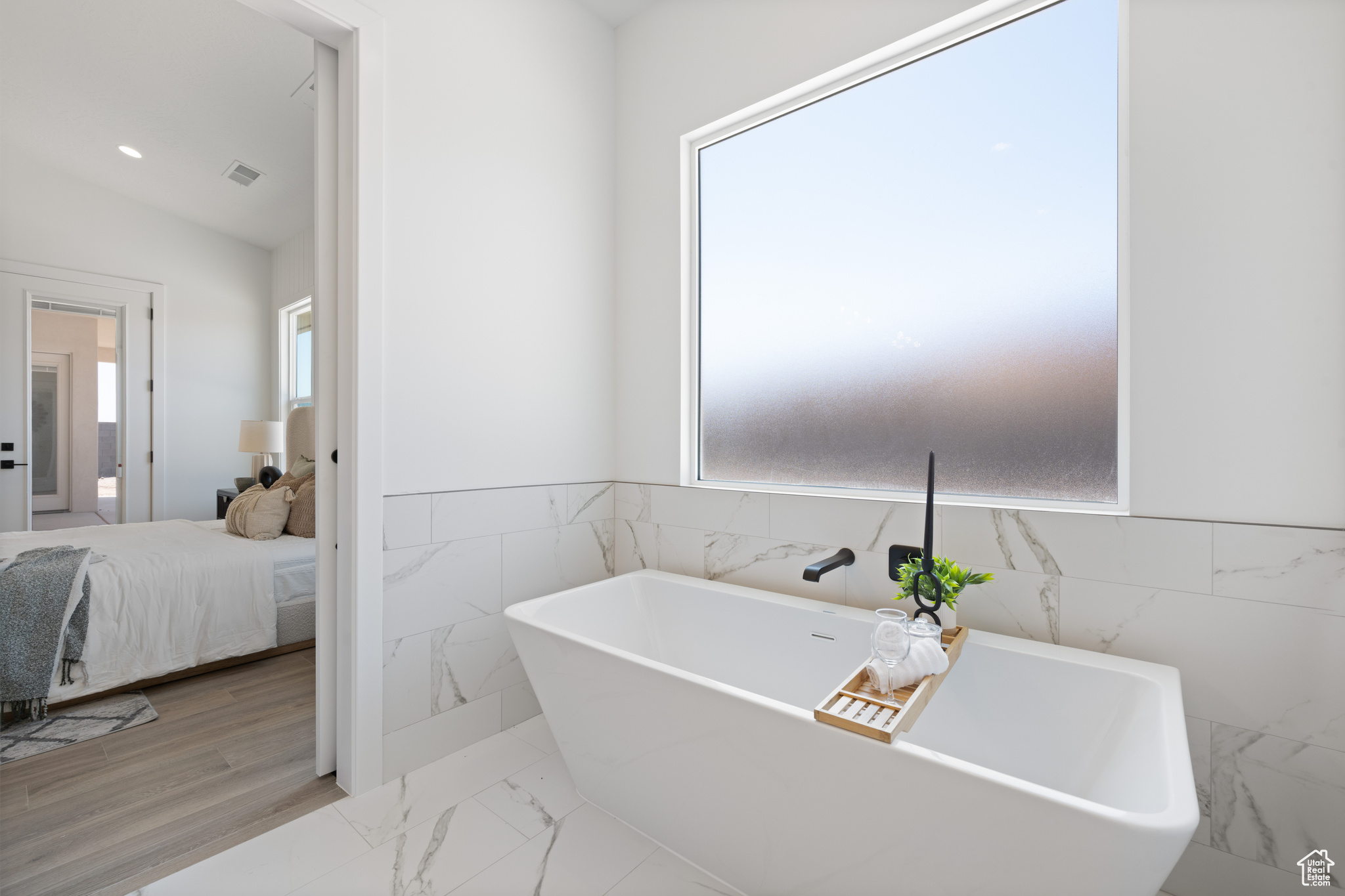 SCENIC POINT - Residential