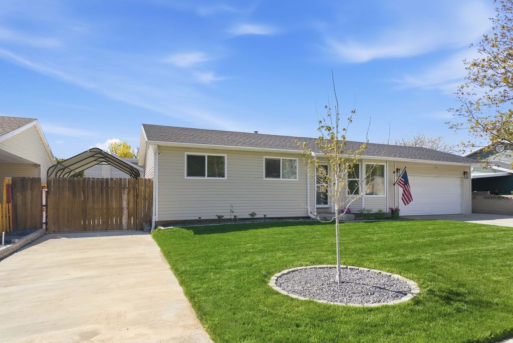 Photo of 4265 W STRATUS ST, Salt Lake City, UT 84118 (MLS # 2149890)
