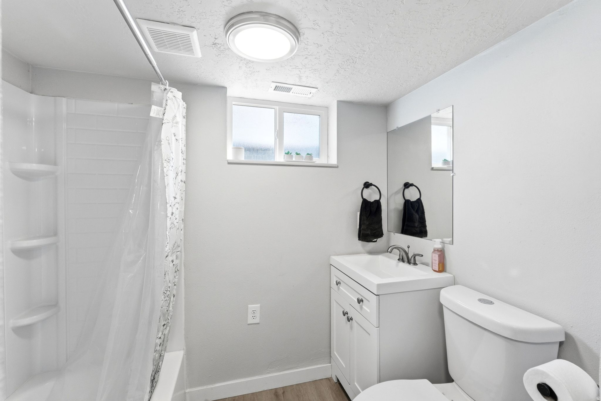 MISTY HILLS - Residential