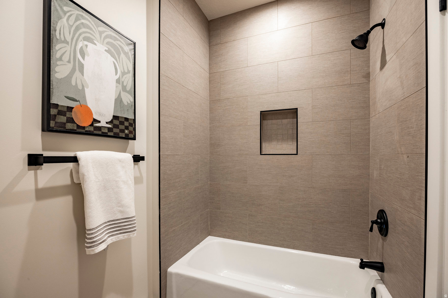 HIDDEN COVE - Residential