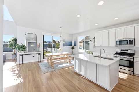 Tiny photo for 71 N REVERE LN, Lehi, UT 84043 (MLS # 2150317)