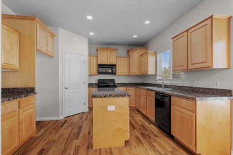 Tiny photo for 909 E ROSEBUD CT, Draper, UT 84020 (MLS # 2142334)
