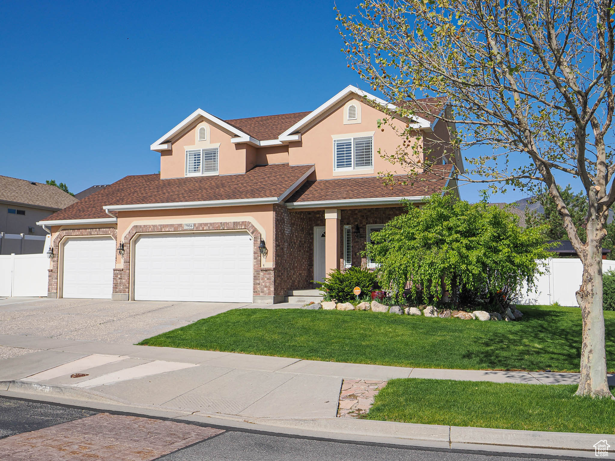 7956 S Cricket Ln, West Jordan, Utah image 2