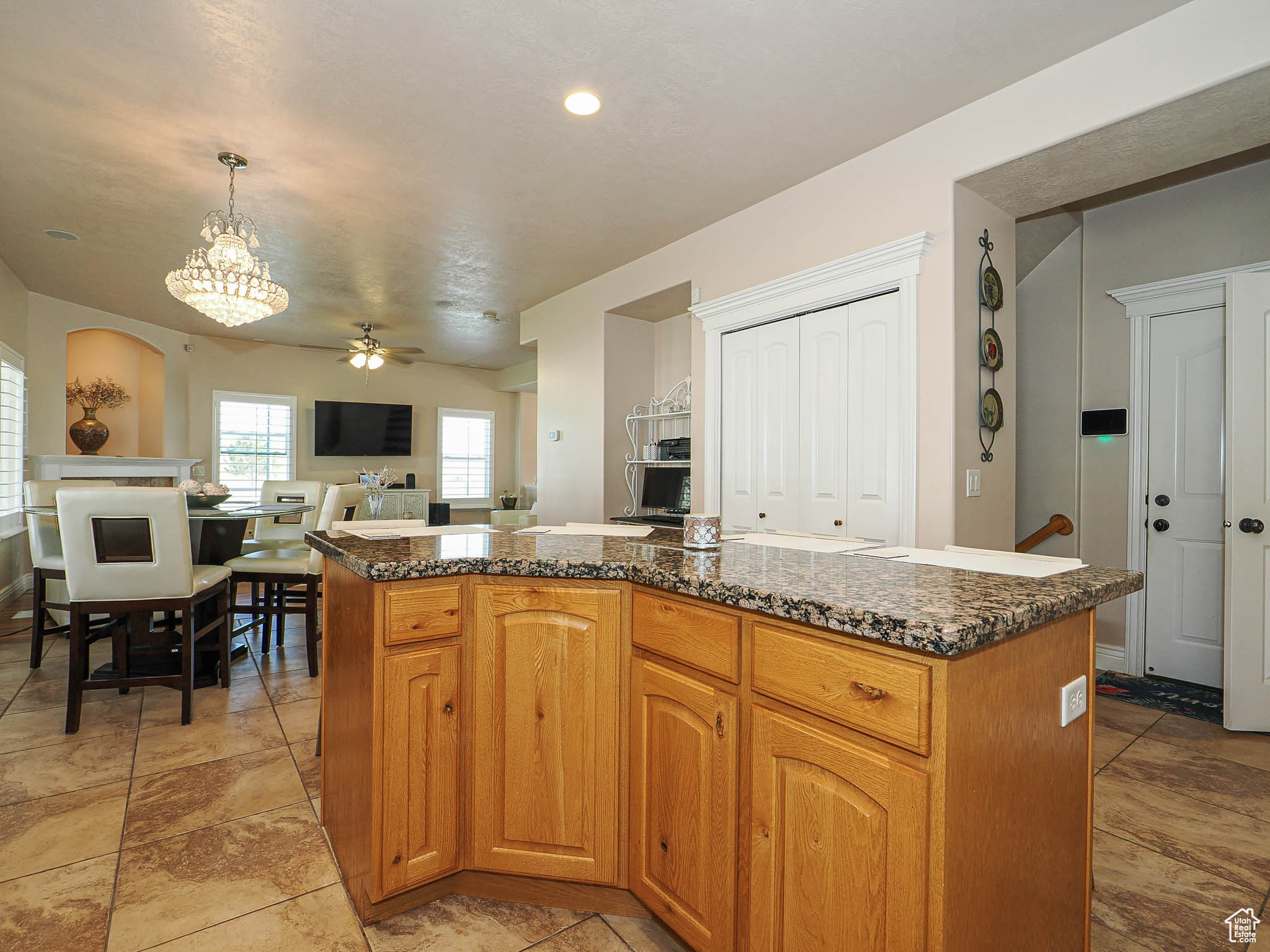 7956 S Cricket Ln, West Jordan, Utah image 15