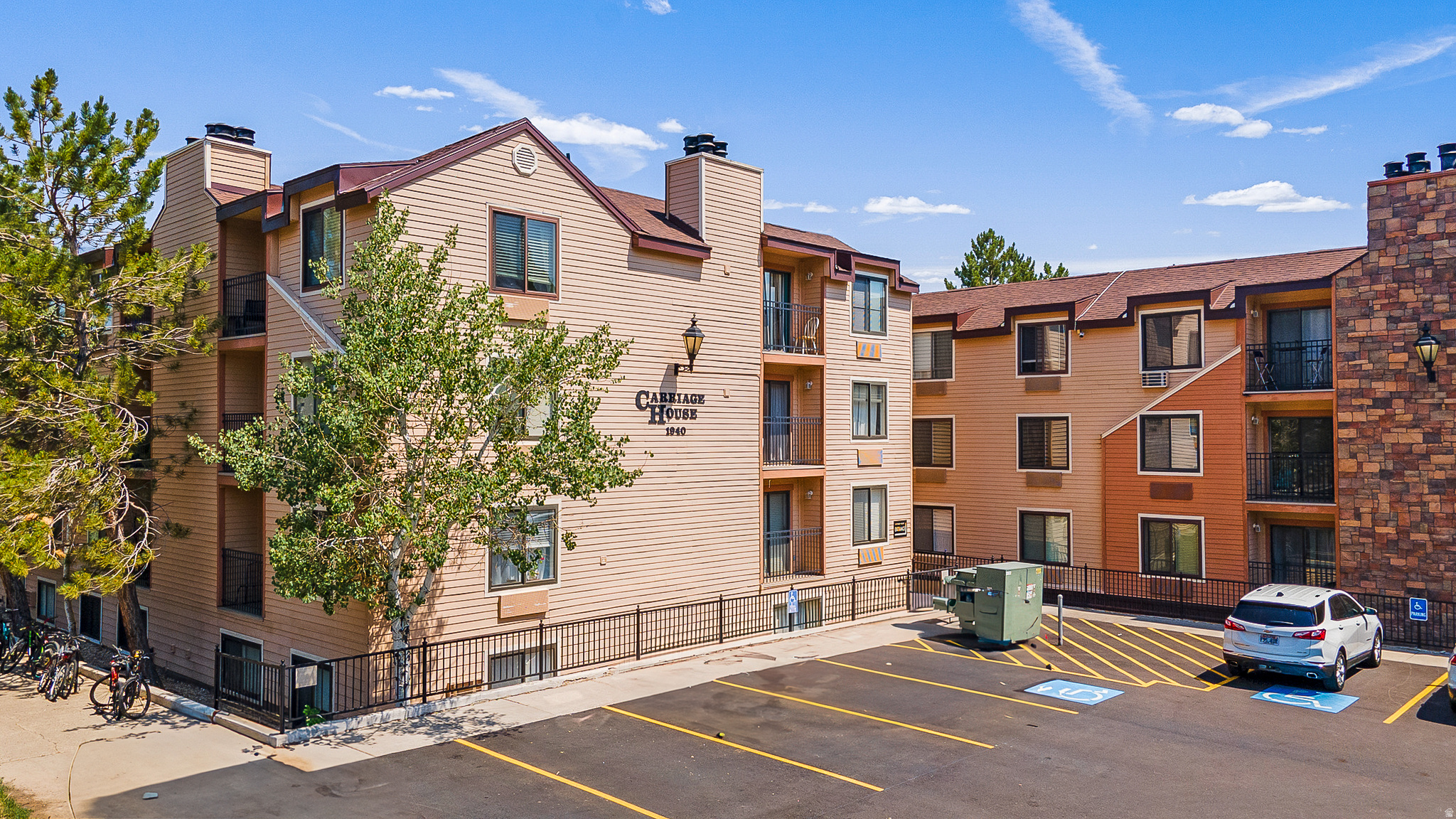 CARRIAGE HOUSE - Residential