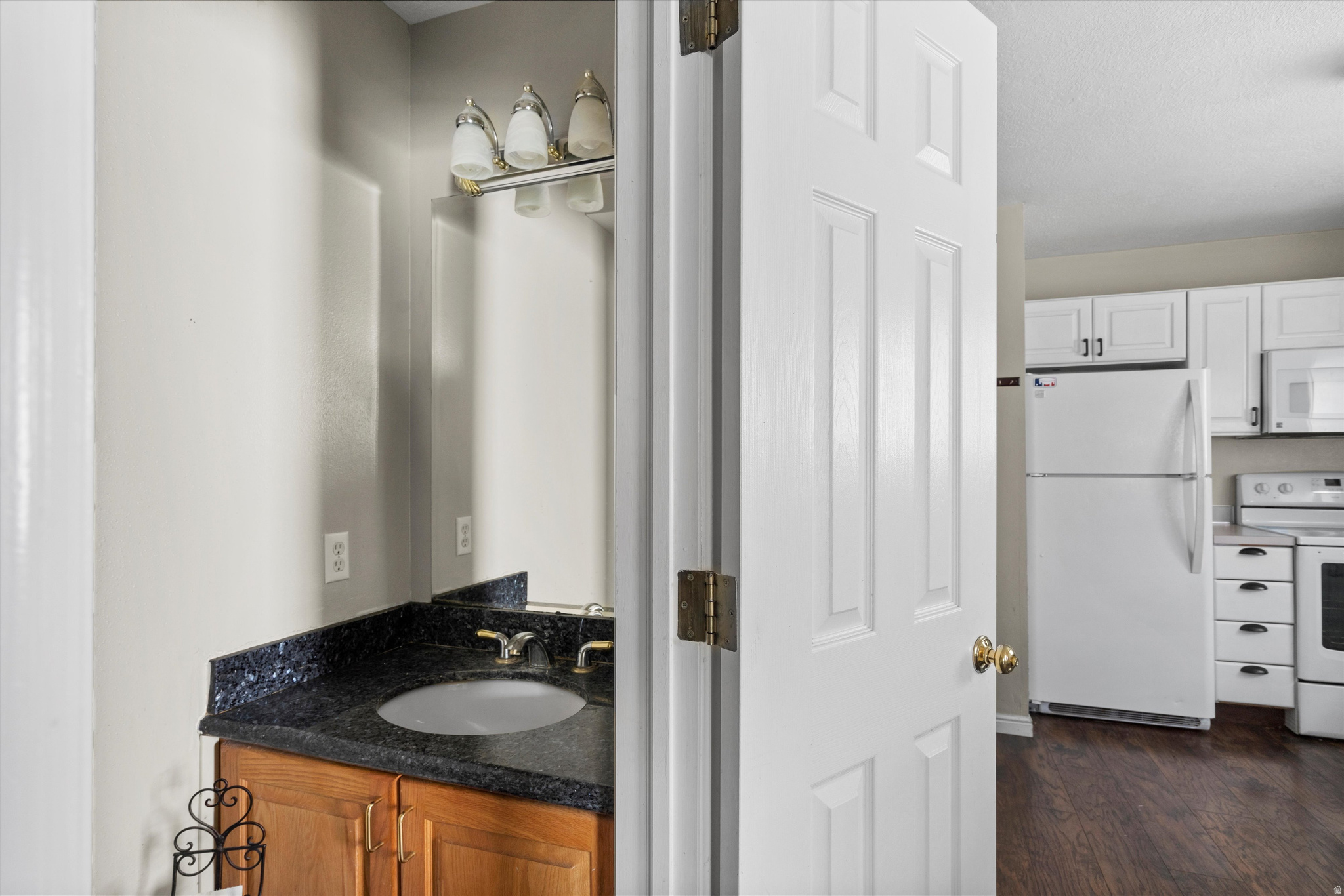 WARM SPRINGS TOWN HO - Residential