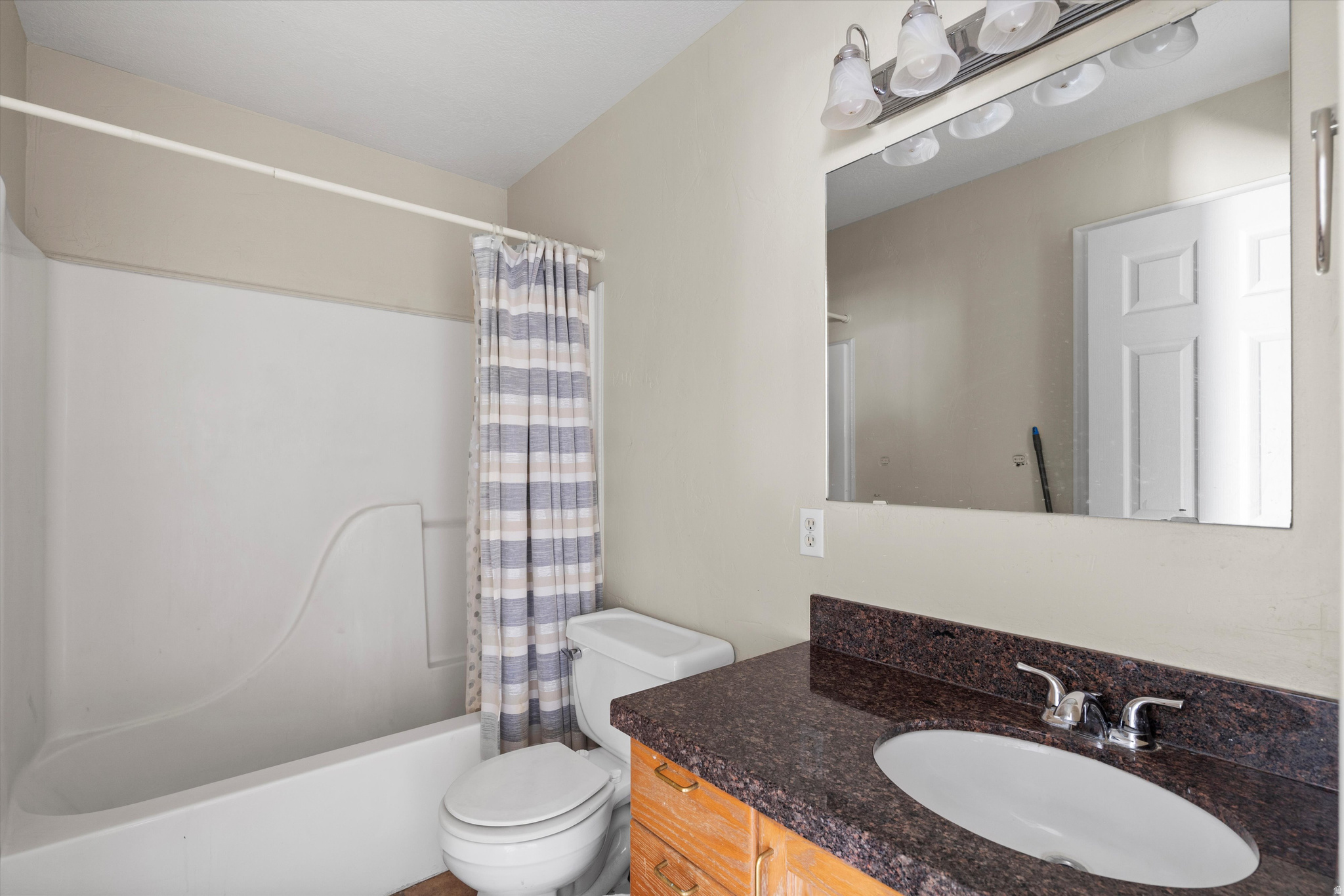 WARM SPRINGS TOWN HO - Residential