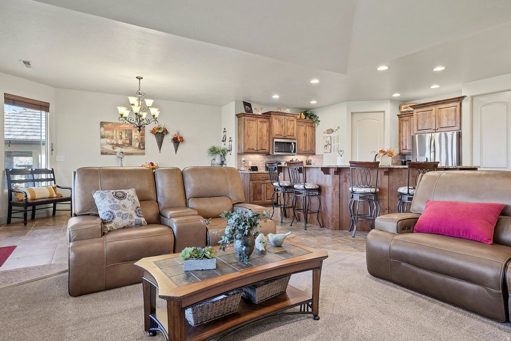 Photo of 2212 CHIPPENHAM CT, Saint George, UT 84770 (MLS # 2124734)