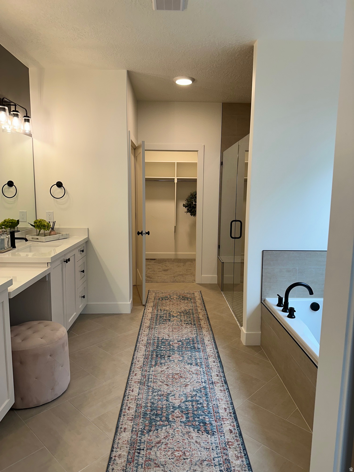 STARHAVEN VILLAS - Residential