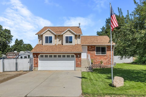 Photo of 160 W 200 S, Willard, UT 84340 (MLS # 2183553)