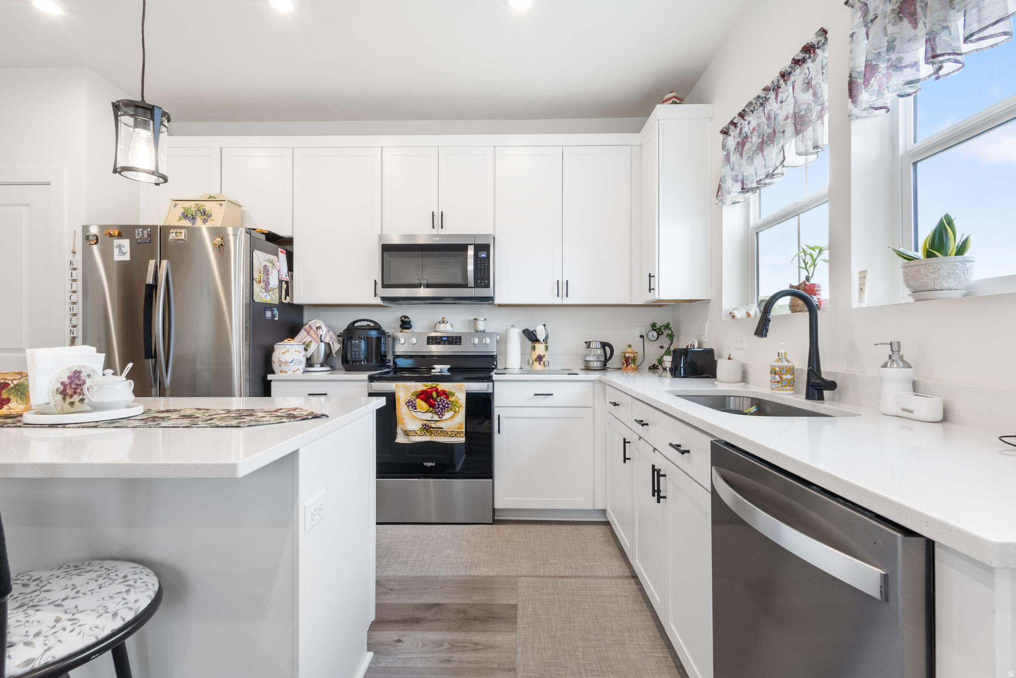 SCENIC MOUNTAIN - Residential