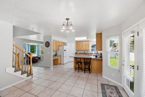 Tiny photo for 6574 S MURRAY BLUFFS DR, Murray, UT 84123 (MLS # 2158267)