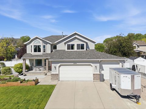 Photo of 6574 S MURRAY BLUFFS DR, Murray, UT 84123 (MLS # 2158267)