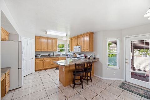 Tiny photo for 6574 S MURRAY BLUFFS DR, Murray, UT 84123 (MLS # 2158267)
