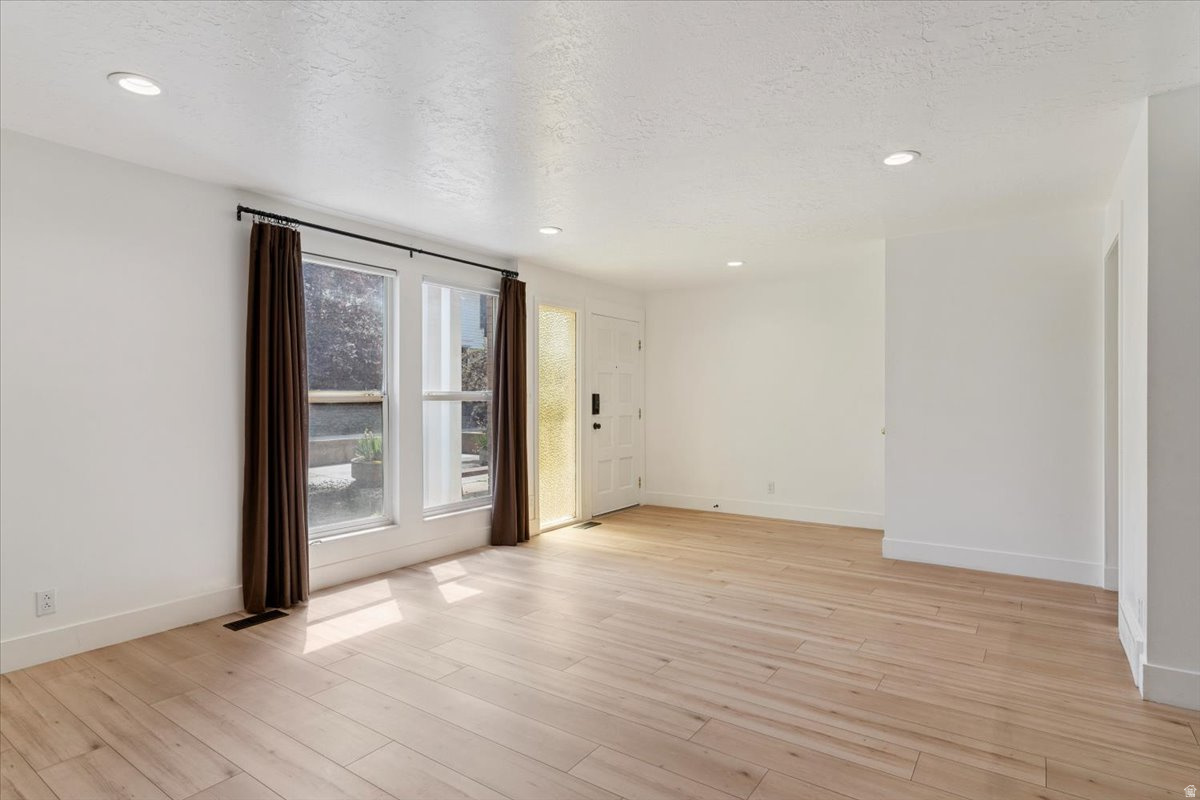 COUNTRY HILLS MANOR - Residential