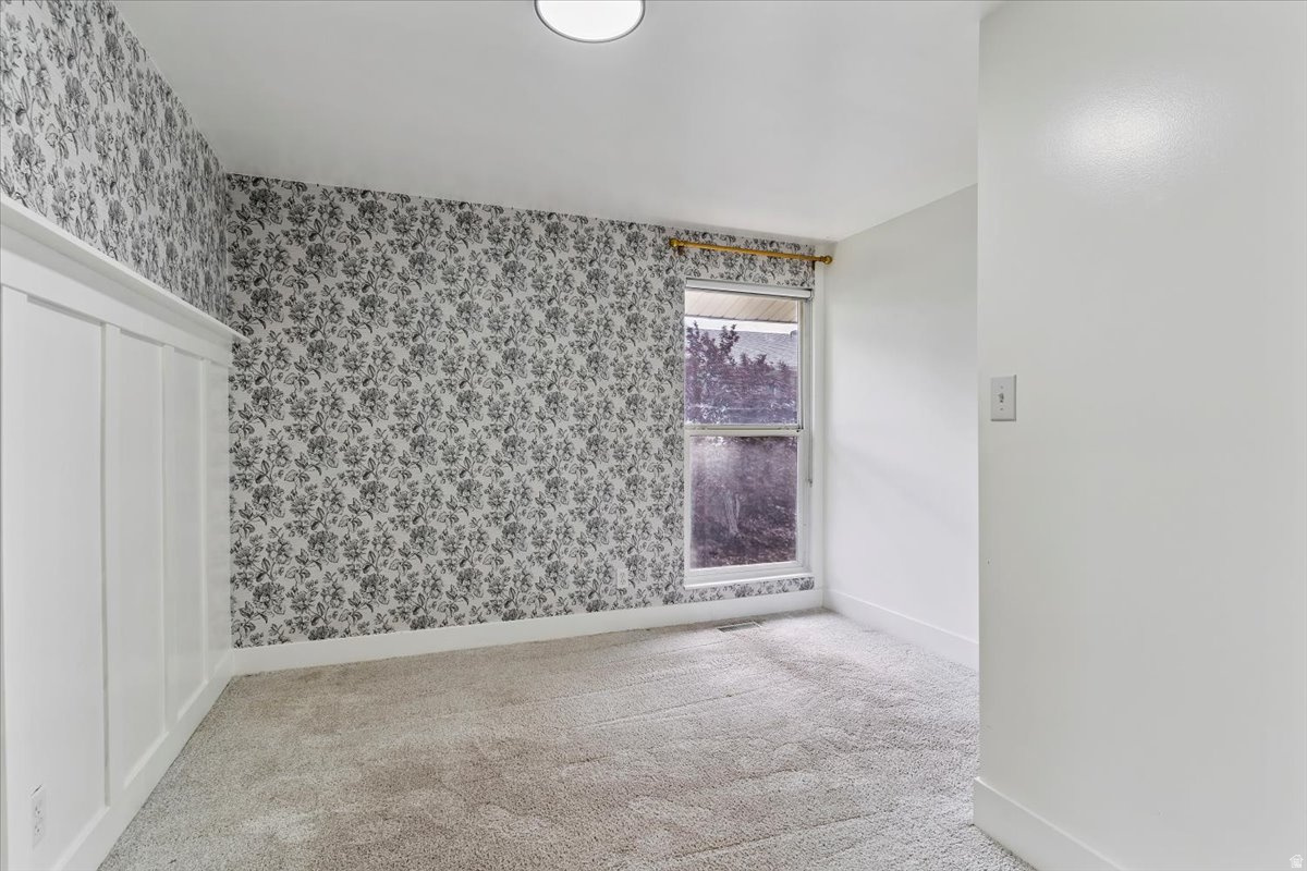 COUNTRY HILLS MANOR - Residential