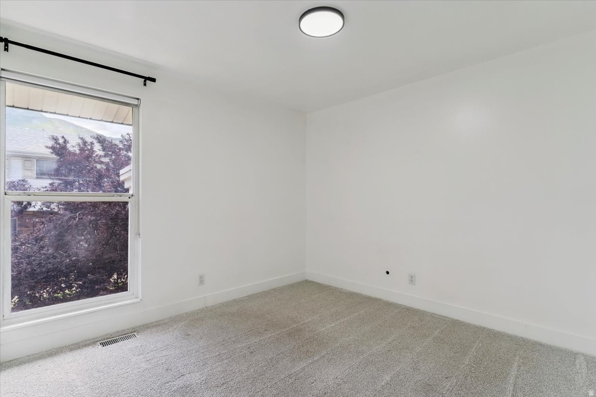 COUNTRY HILLS MANOR - Residential