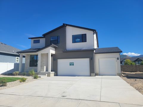 Photo of 738 N PLAINSMAN DR, Spanish Fork, UT 84660 (MLS # 2125675)