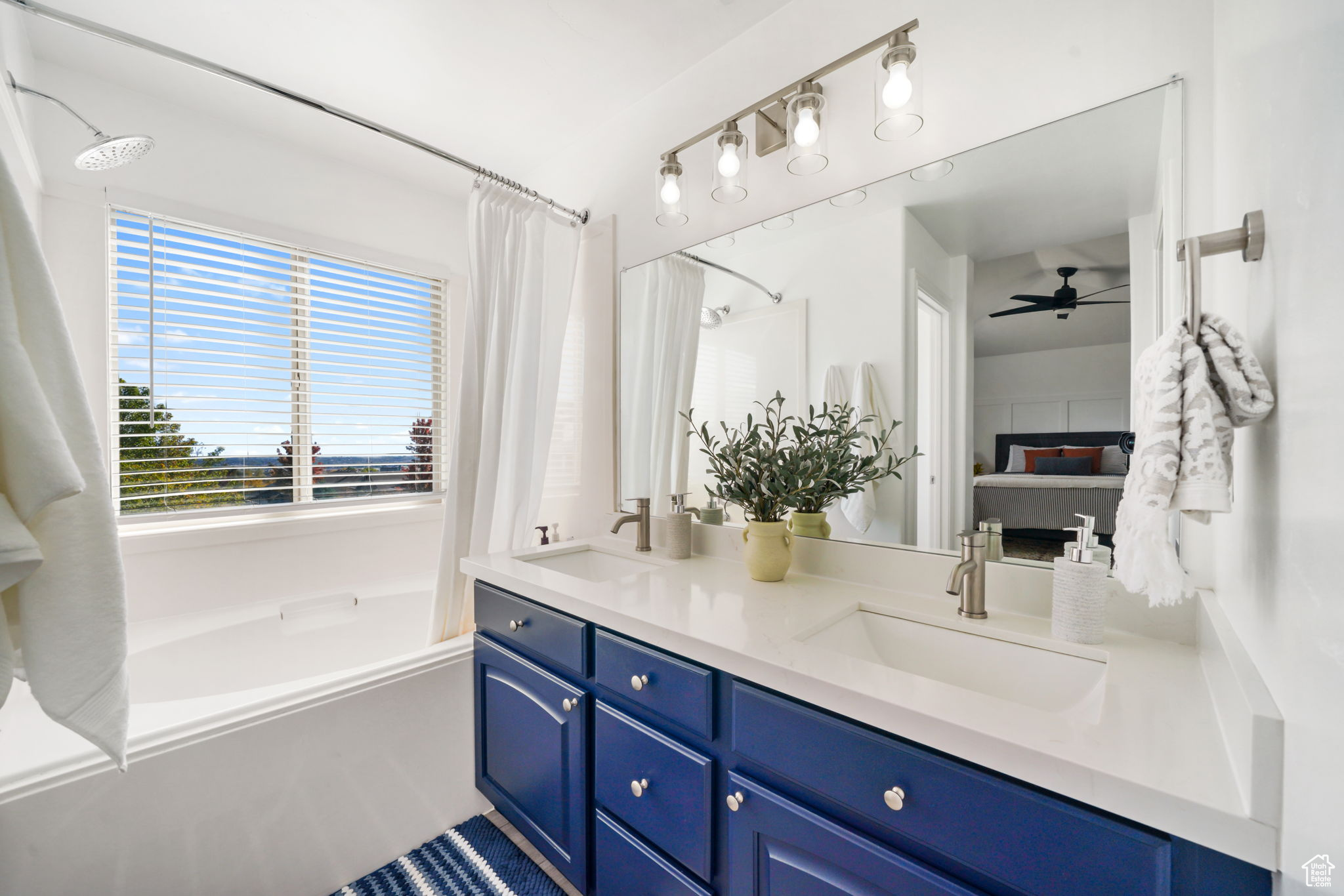 HUNTER CHASE - Residential