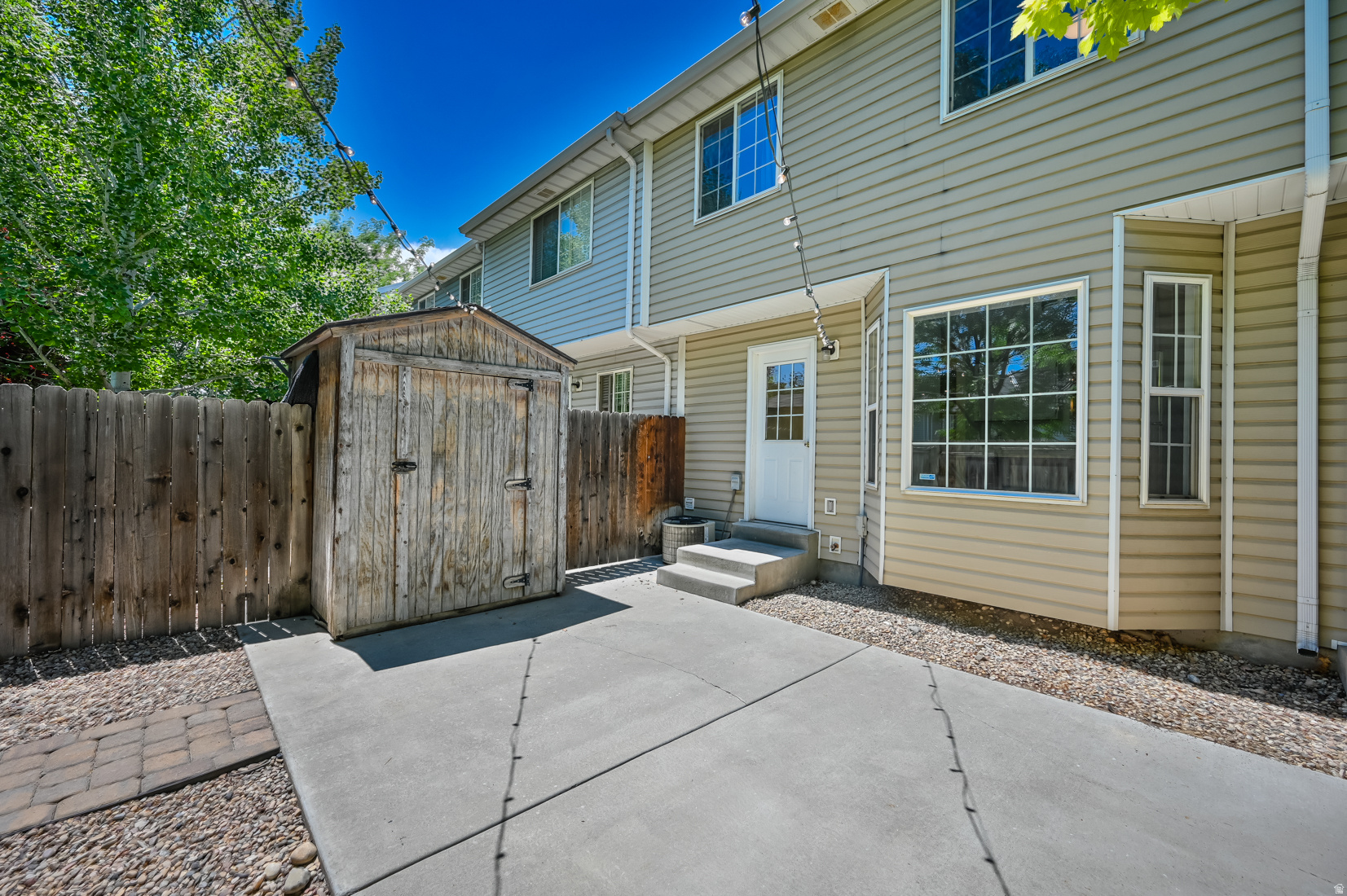 RIDGE - Residential Lease