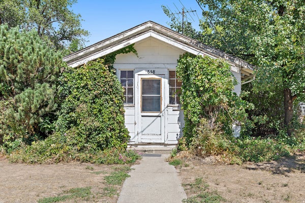 658 W WASATCH ST, MIDVALE, UT 84047 - Image 8aeed82f48dc4e7aacd1c9e9b0efd26a/2483989247