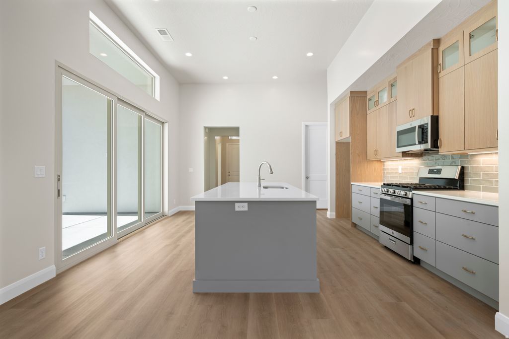 Photo of 1596 N ASCENT ST #144, Washington, UT 84780 (MLS # 2145393)