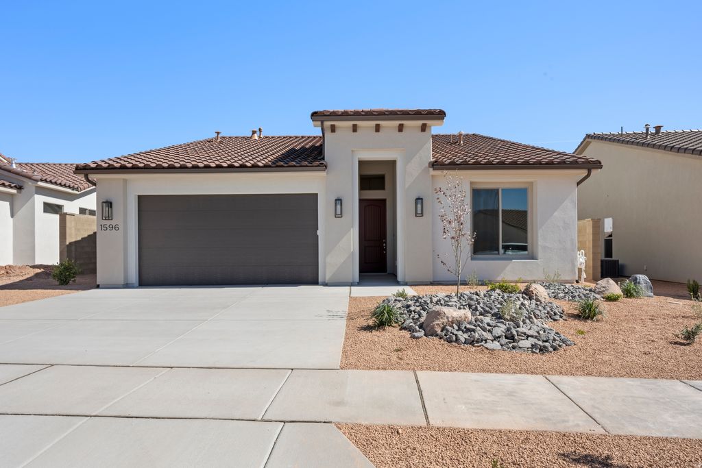 Photo of 1596 N ASCENT ST #144, Washington, UT 84780 (MLS # 2145393)