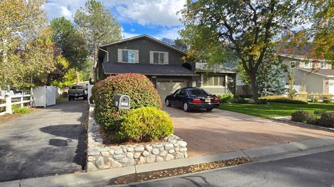 Photo of 11077 S SUSAN DR E, Sandy, UT 84092 (MLS # 2127059)