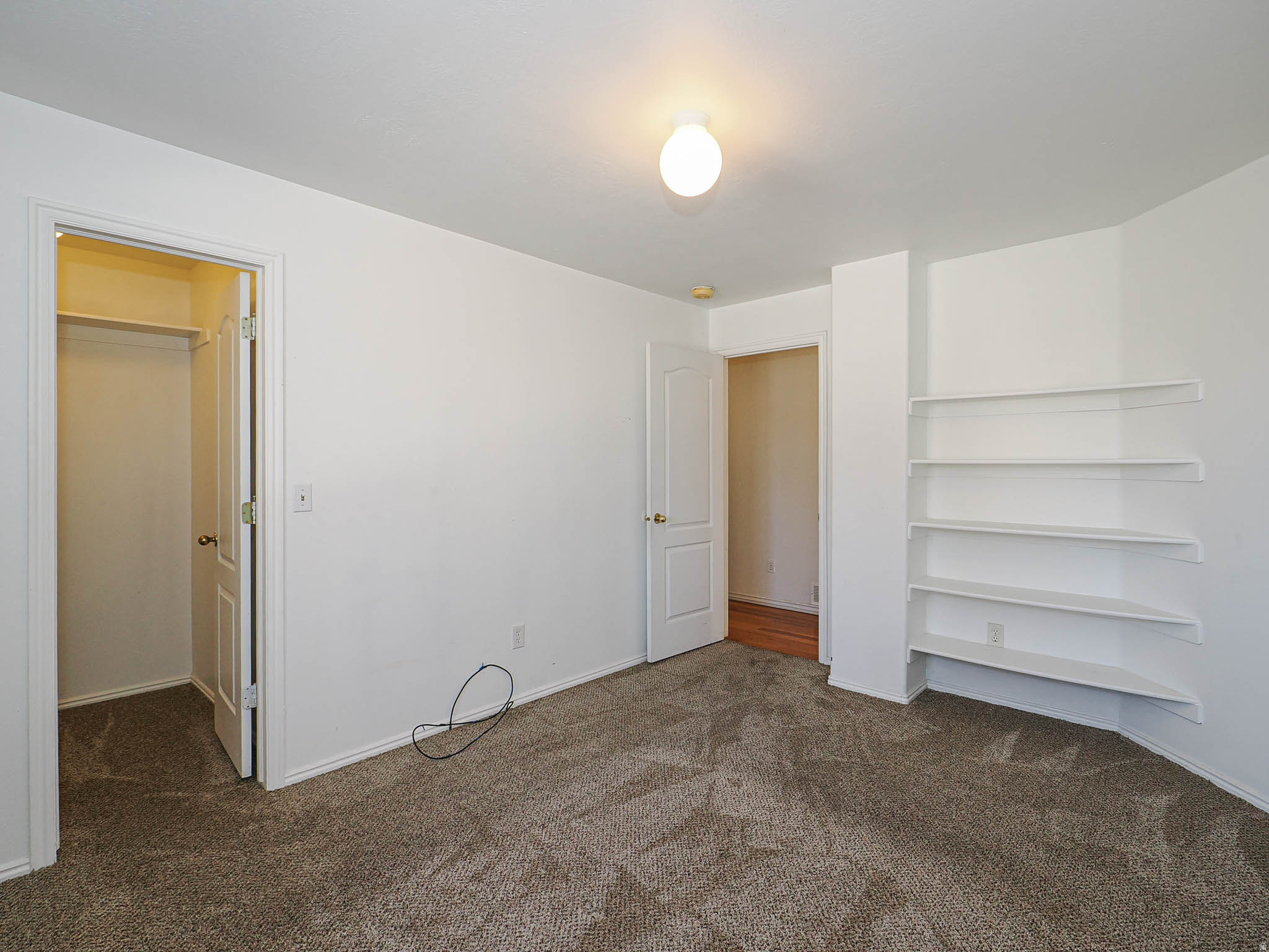 SETTLERS POINT - Residential