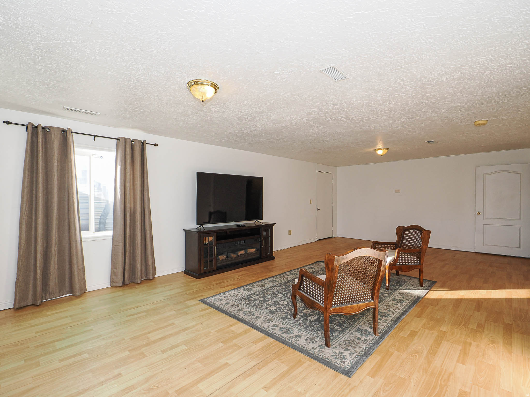 SETTLERS POINT - Residential