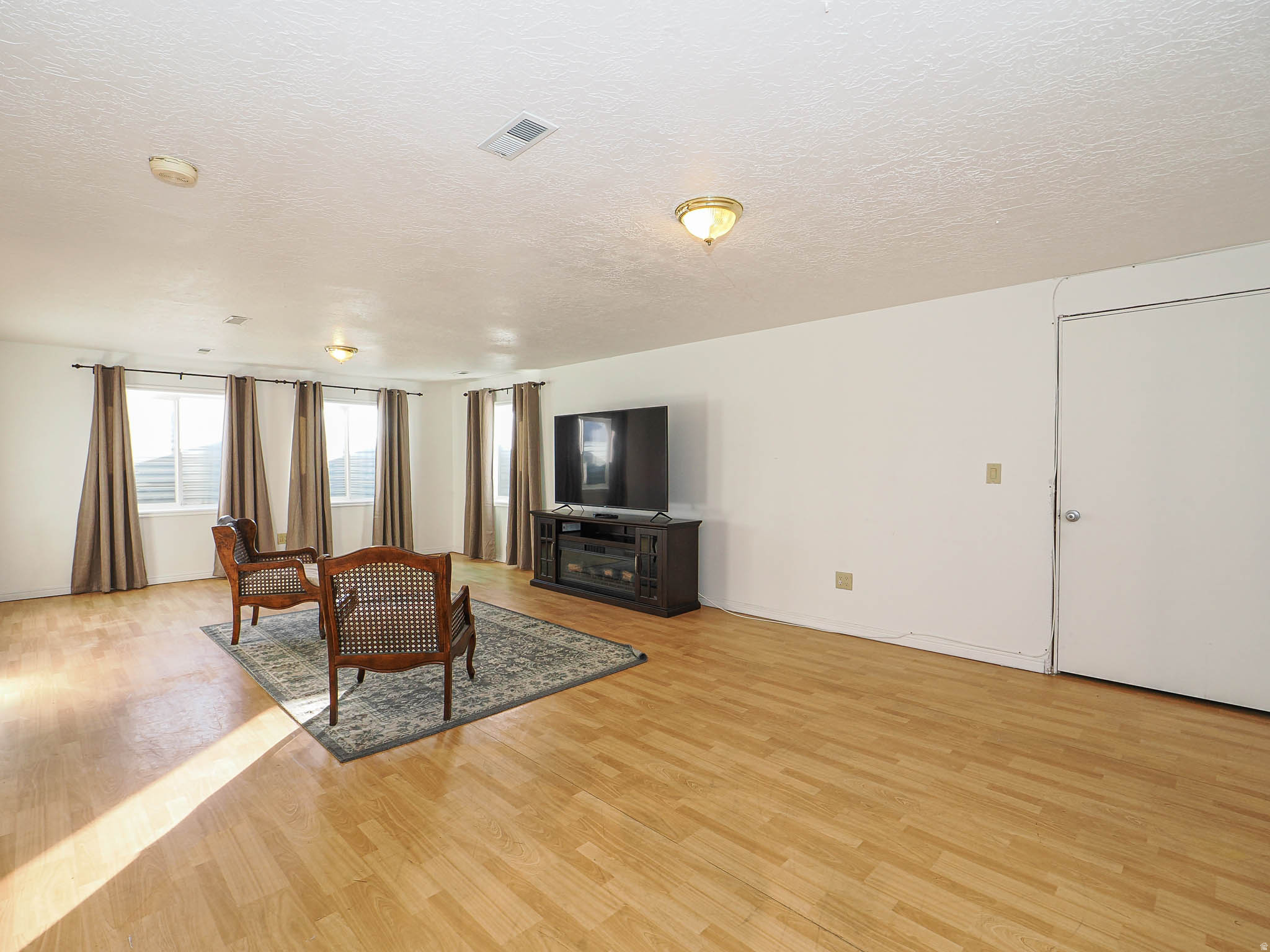 SETTLERS POINT - Residential