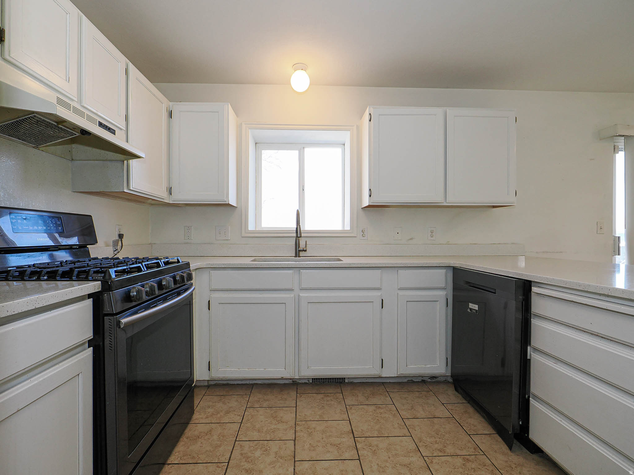 SETTLERS POINT - Residential