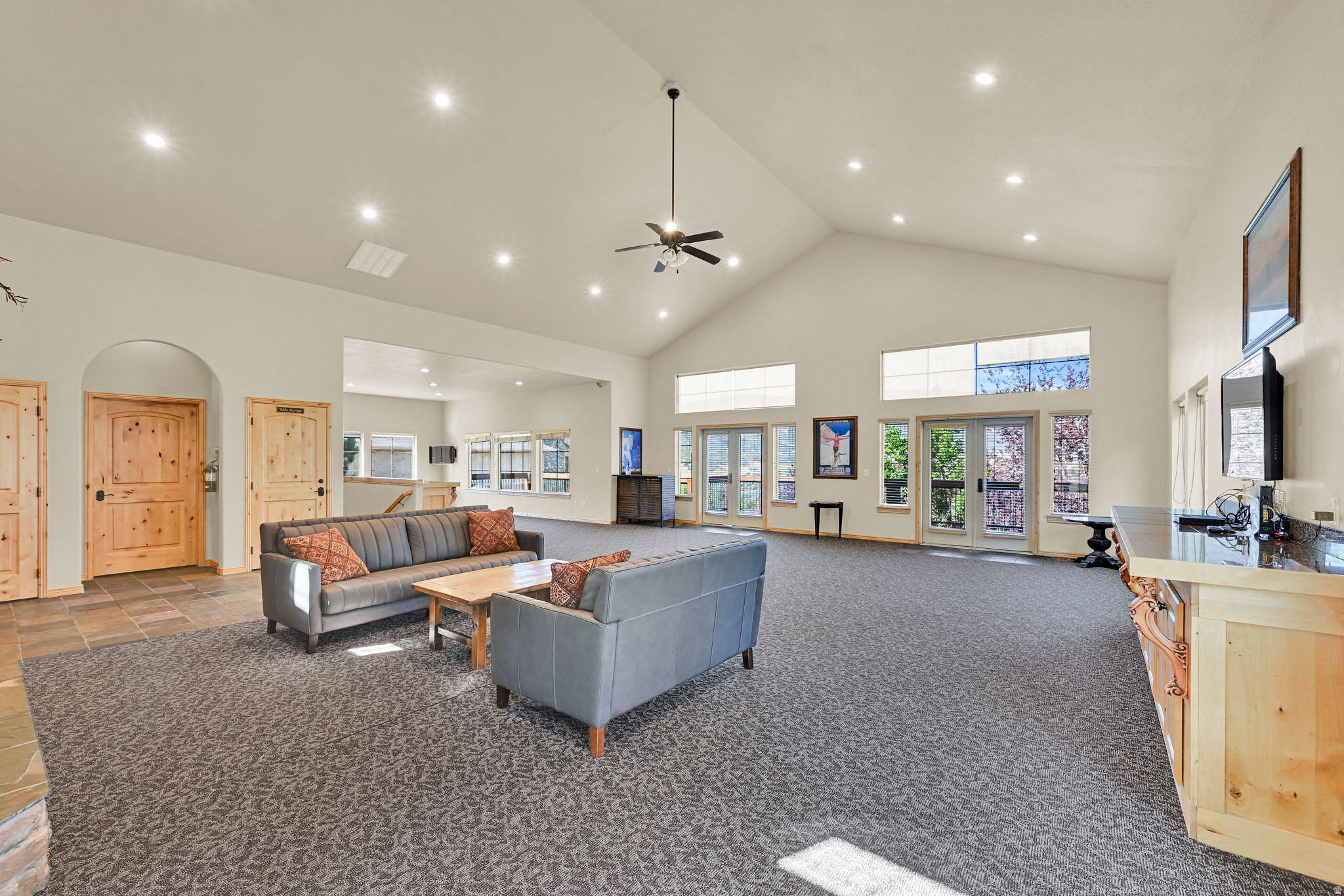 MOOSE HOLLOW - Residential