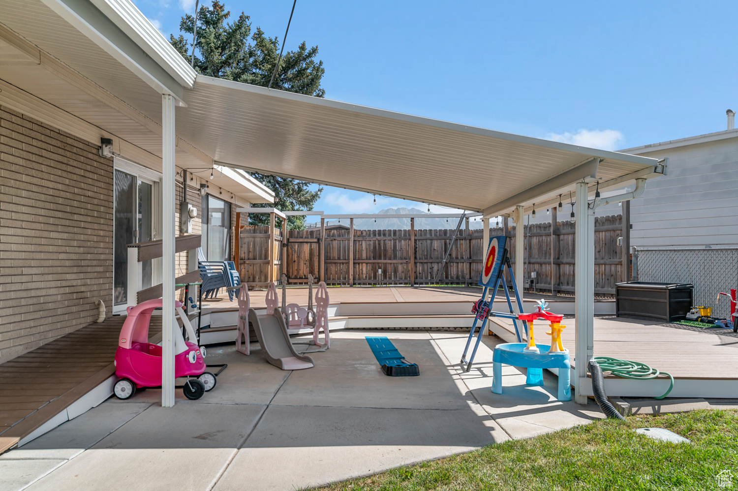 MEADOWS - Residential