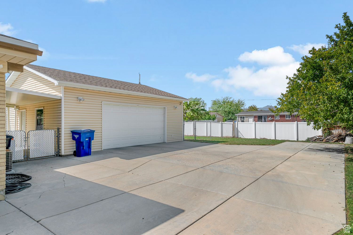 MEADOWS - Residential