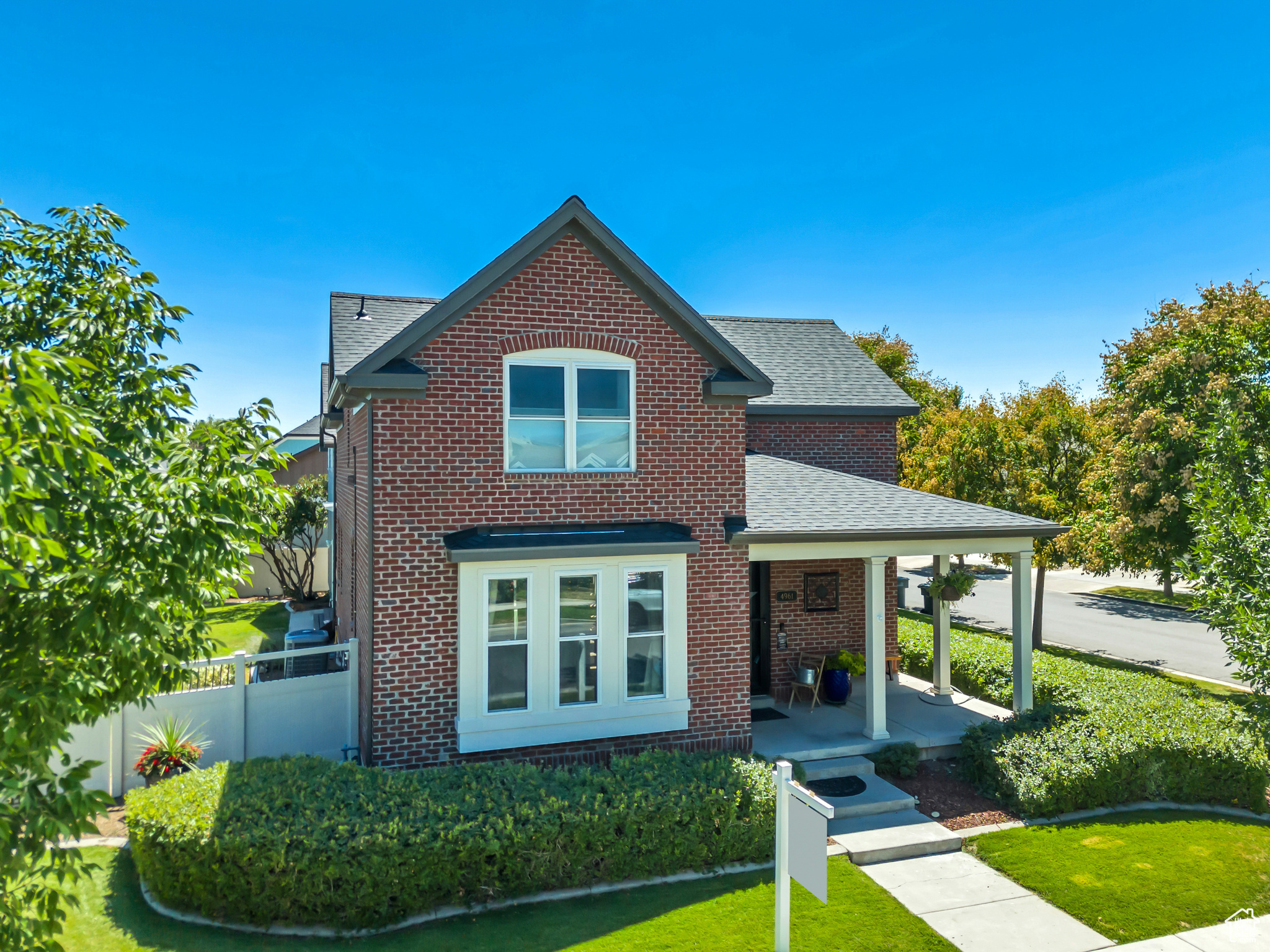DAYBREAK - Residential