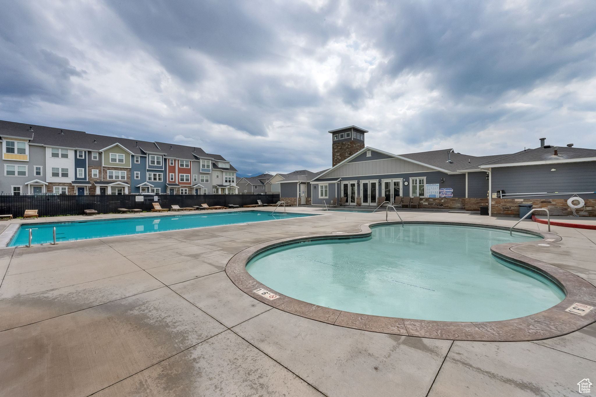 EDGEWATER AT GENEVA - Residential
