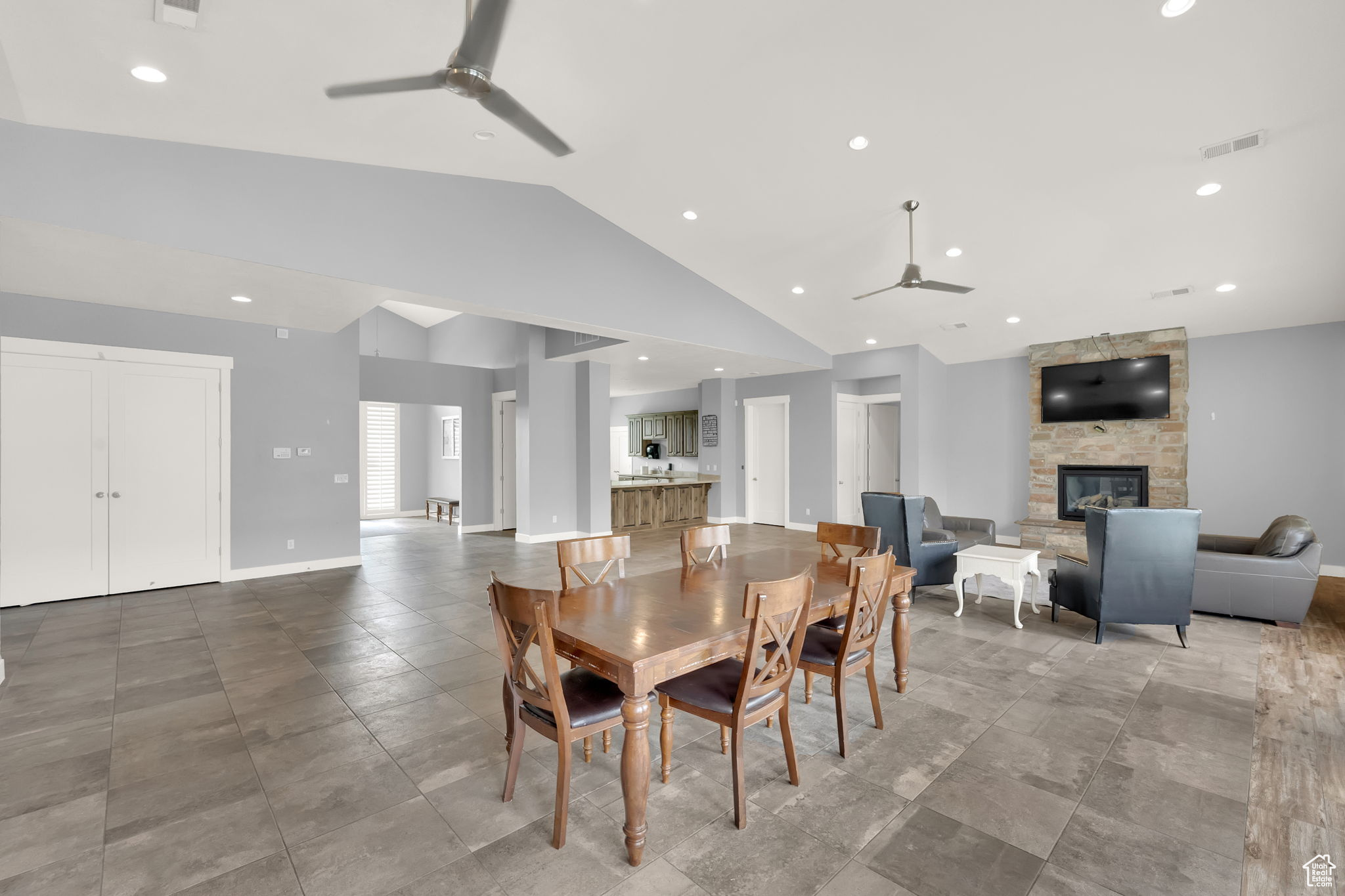 EDGEWATER AT GENEVA - Residential
