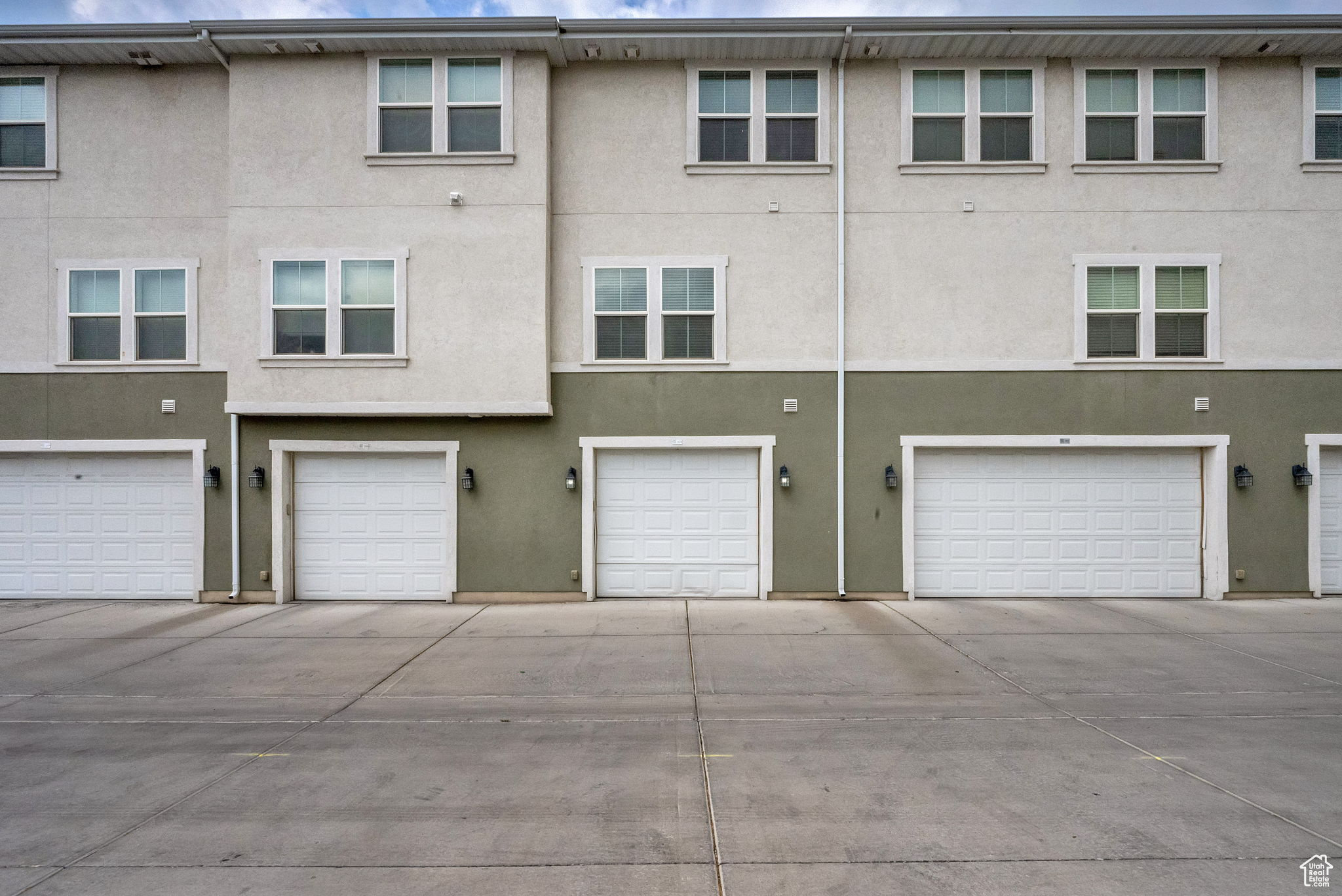 EDGEWATER AT GENEVA - Residential