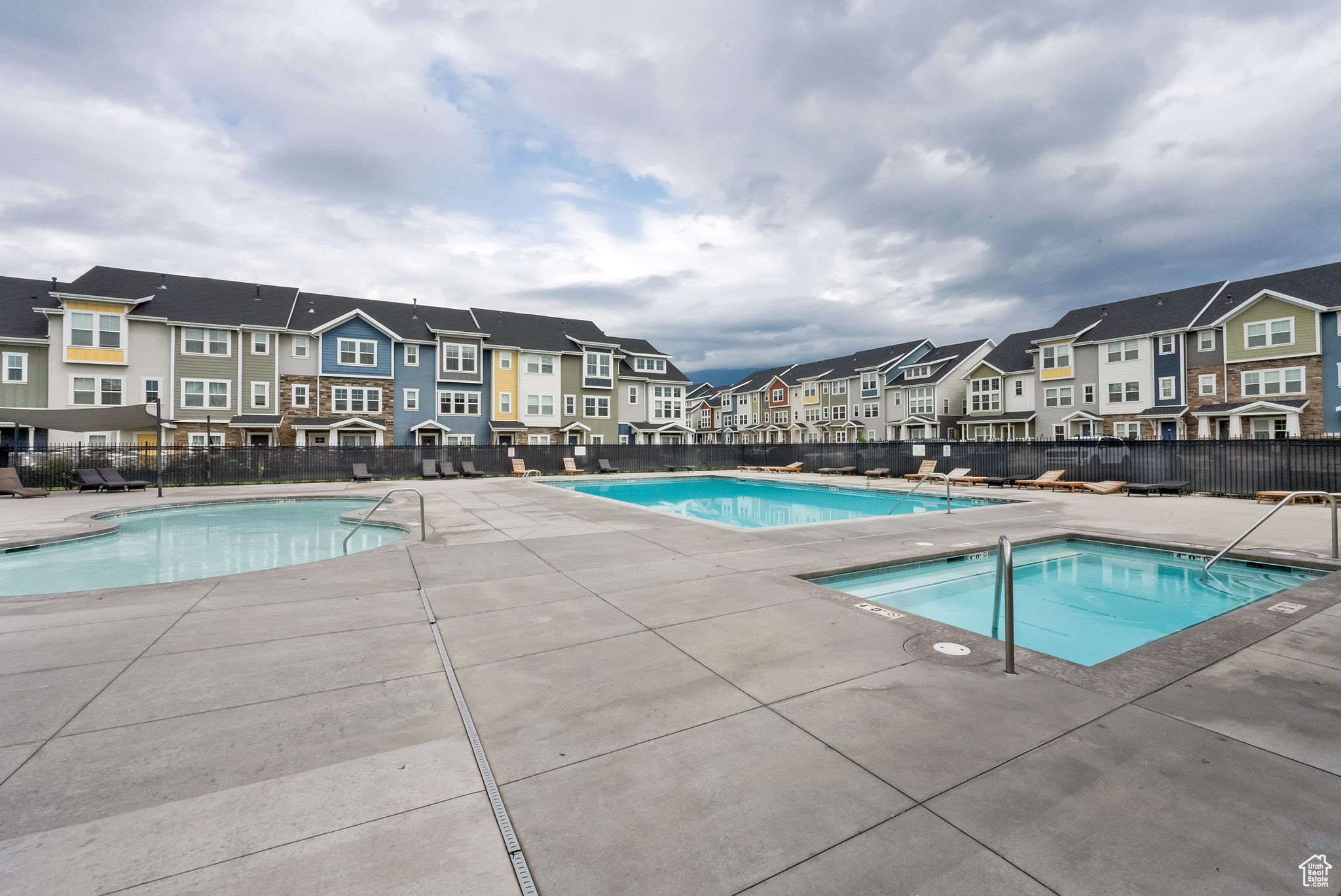 EDGEWATER AT GENEVA - Residential