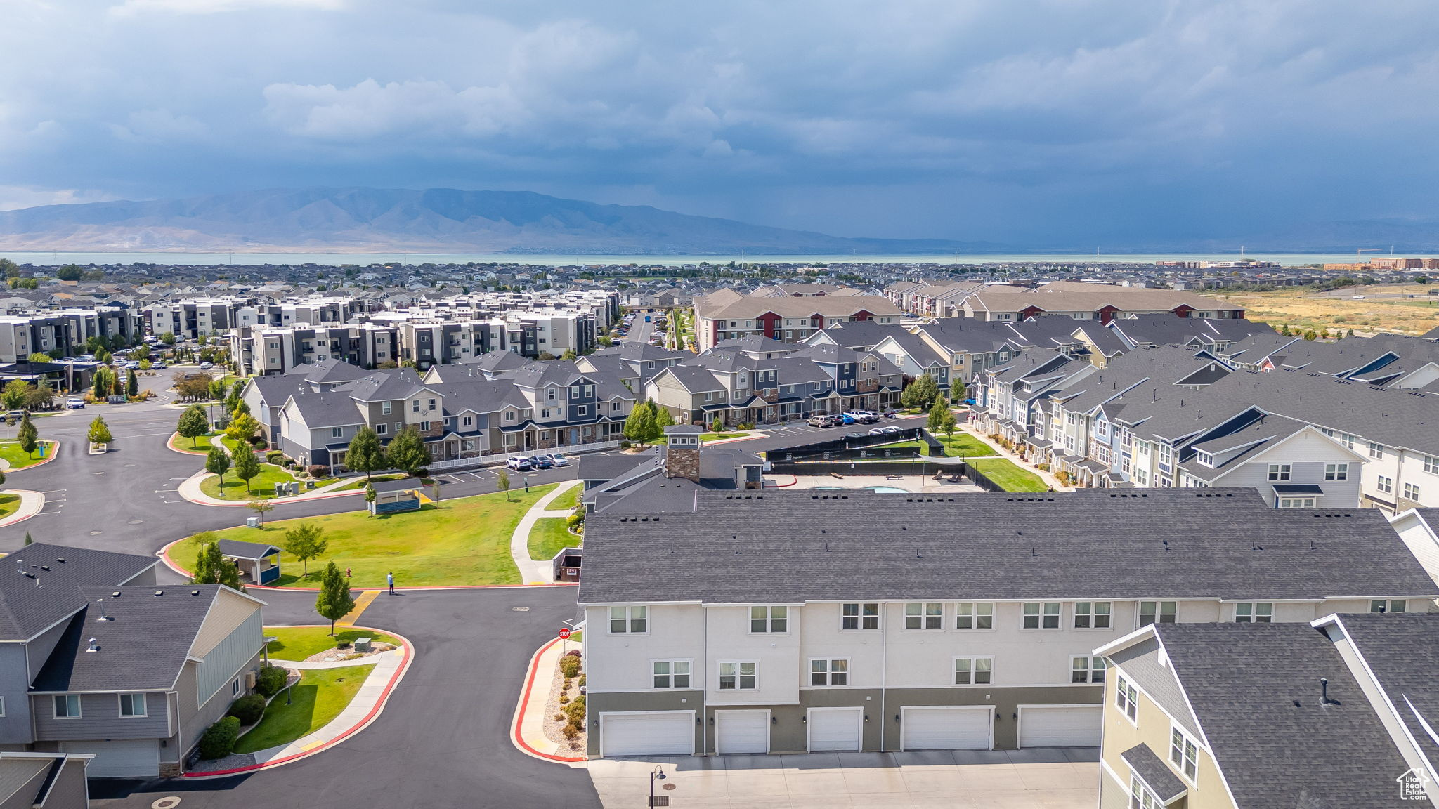 EDGEWATER AT GENEVA - Residential