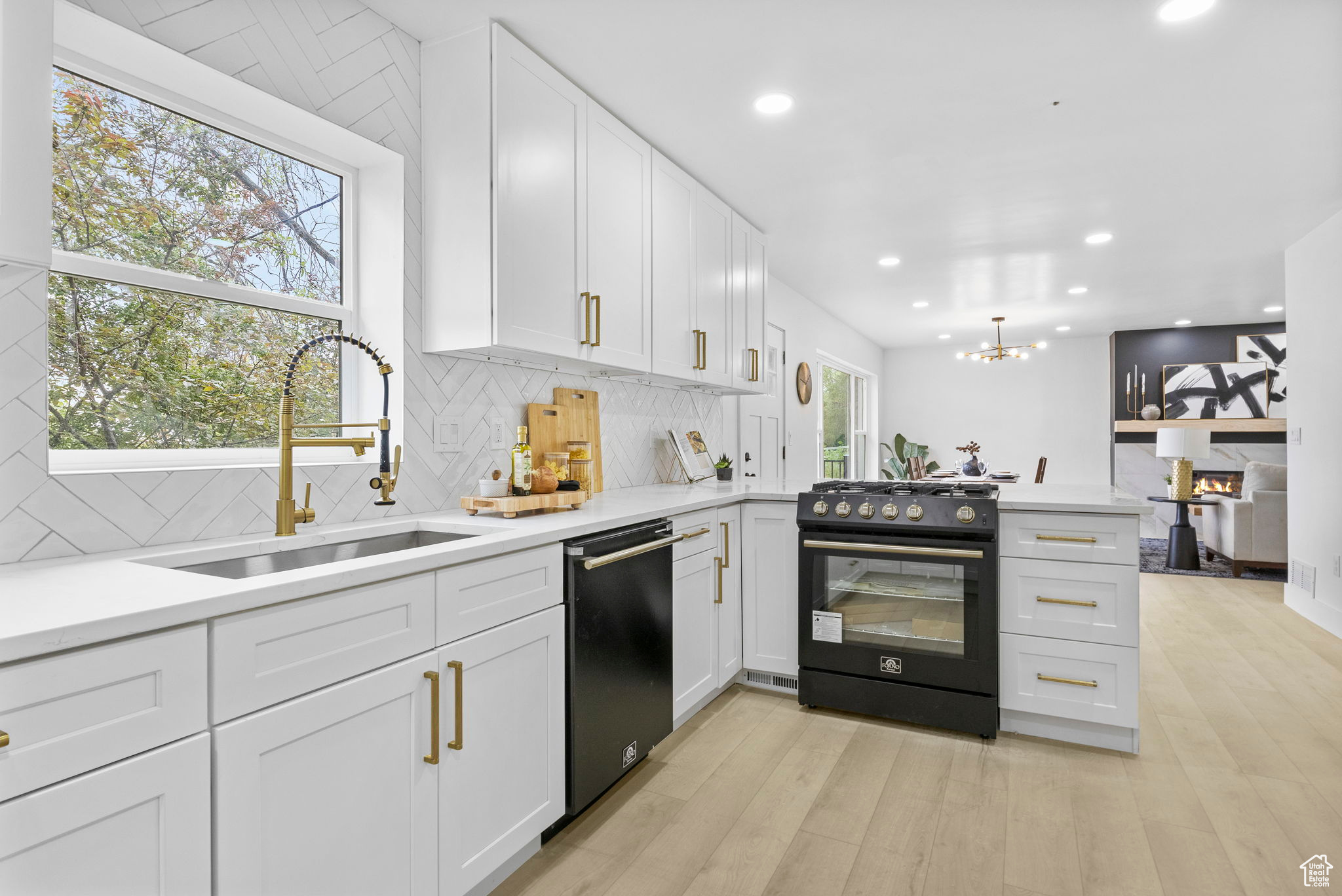 LAURELHURST - Residential