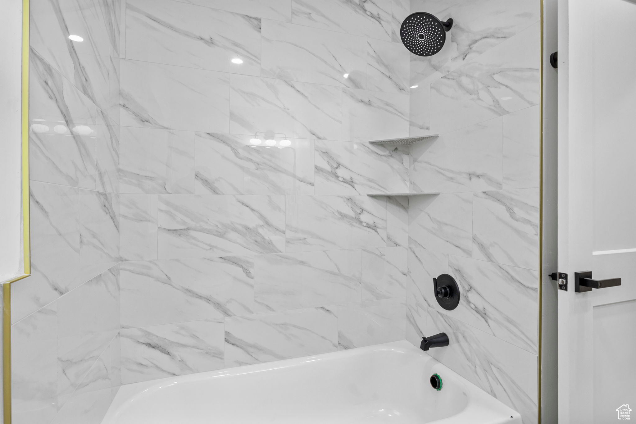 LAURELHURST - Residential