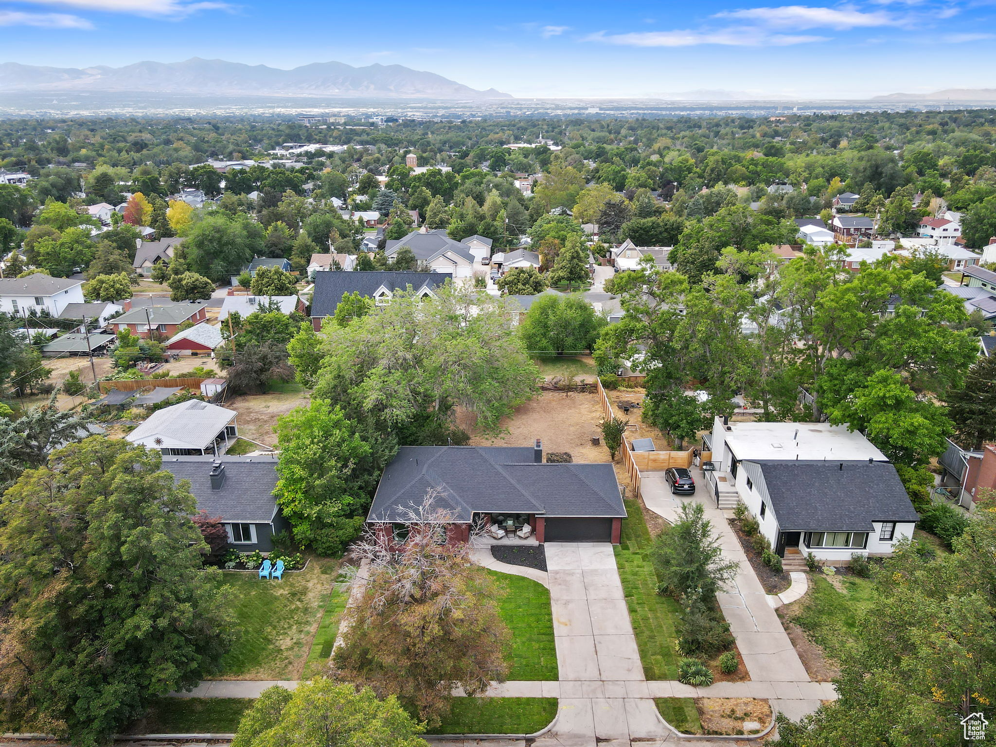 LAURELHURST - Residential