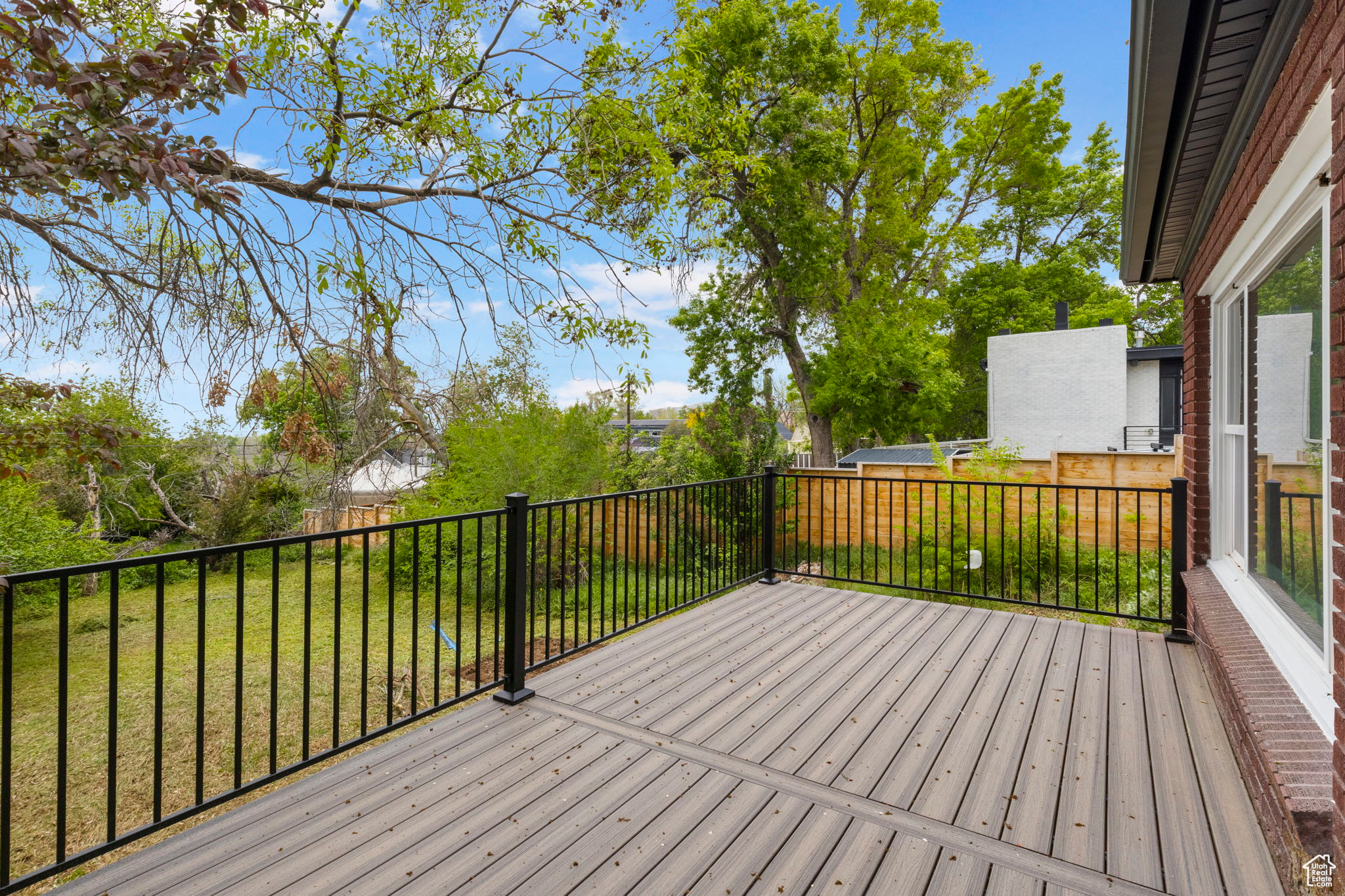 LAURELHURST - Residential