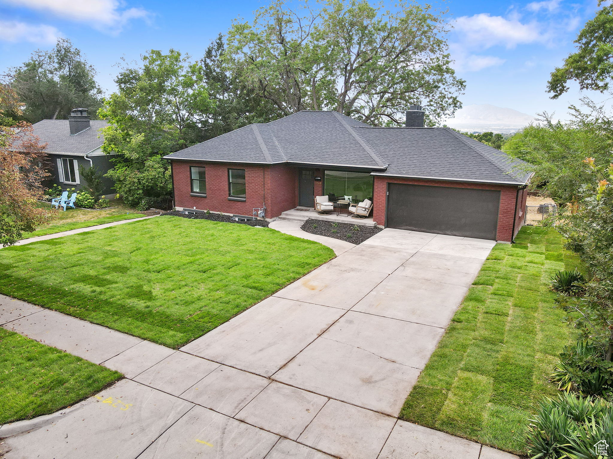 LAURELHURST - Residential