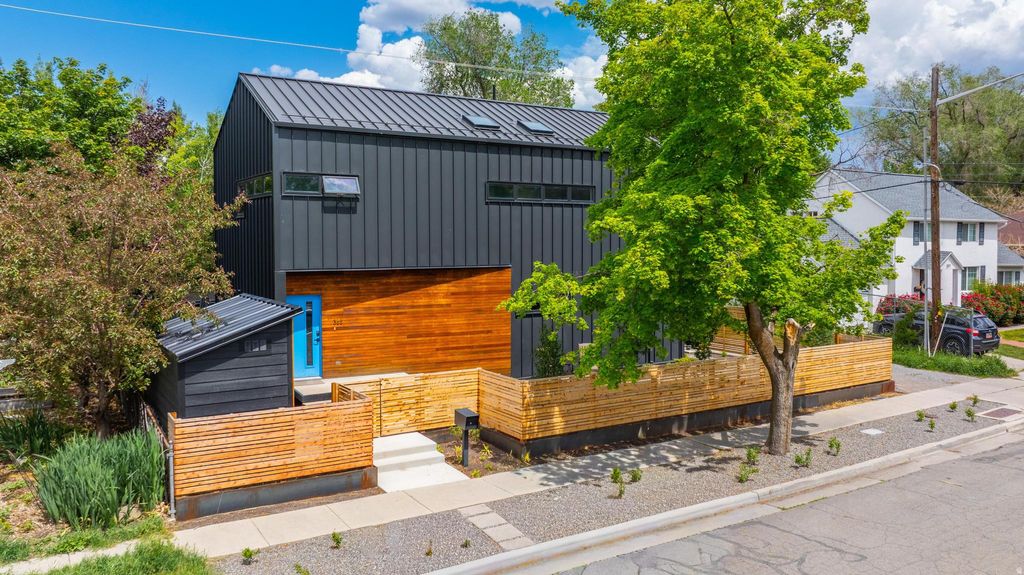 Photo of 365 E HARVARD AVE, Salt Lake City, UT 84111 (MLS # 2155812)