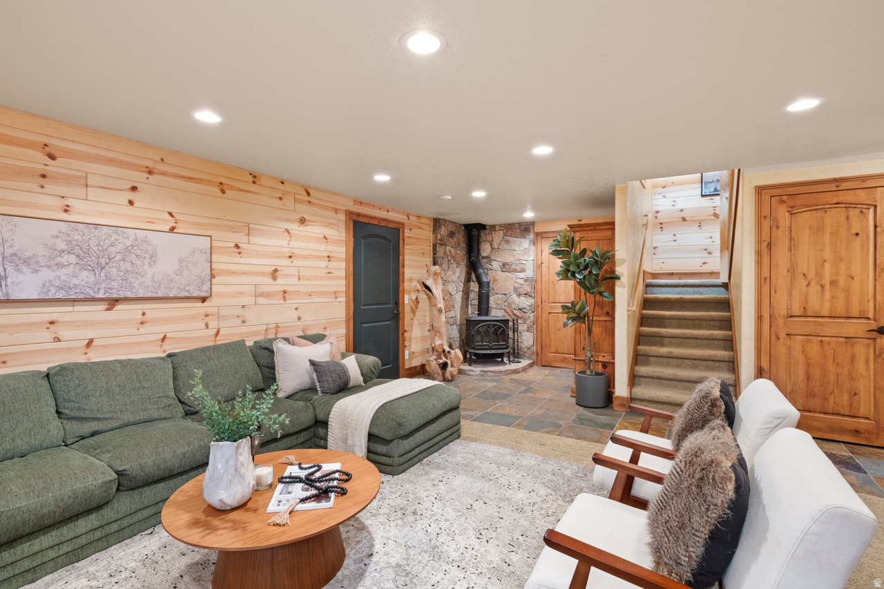 PINE MEADOW RANCH - Residential